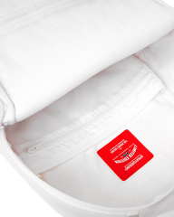 AMERICAN AIRLINES MAXIMUM ALTITUDE BACKPACK (WHITE)